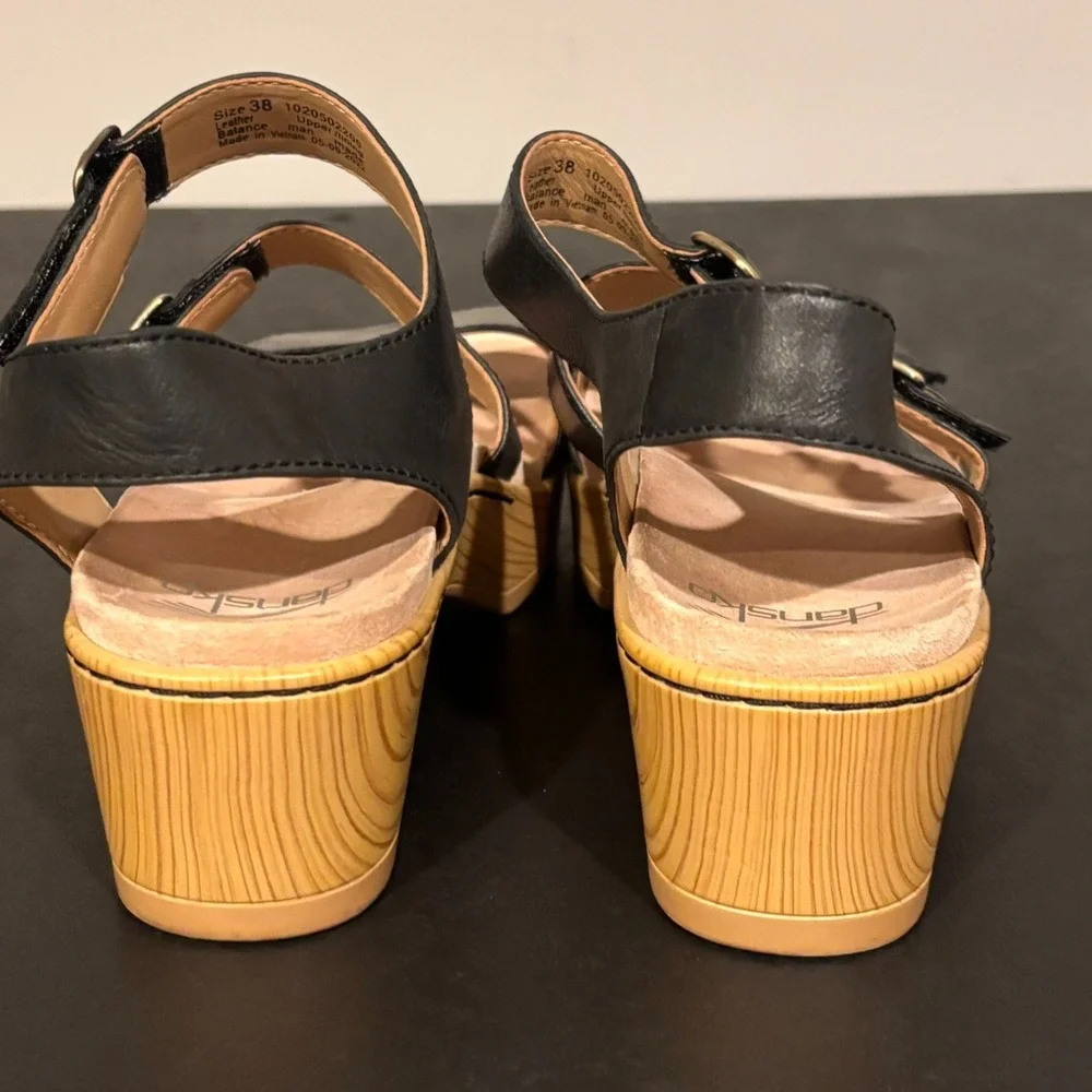 Dansko Womens Malena Black Smooth Leather Buckle Black Heel Sandal size 38/7.5-8